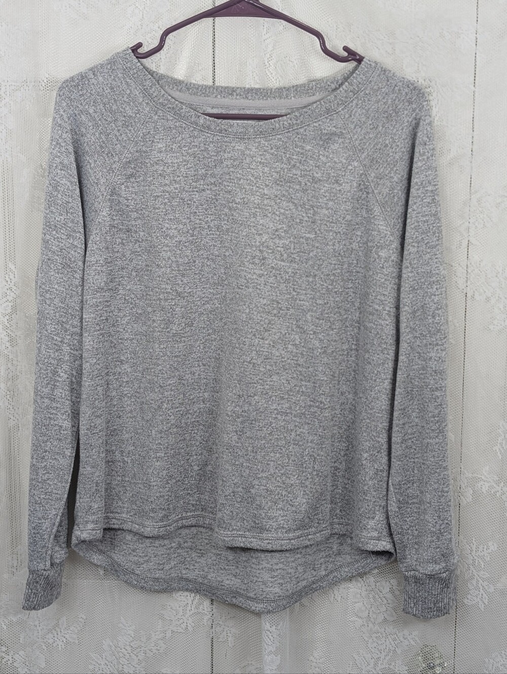 Karen Neuburger: Live Live Lounge-Heather Gray Long-Sleeve Sweatshirt - Size Med